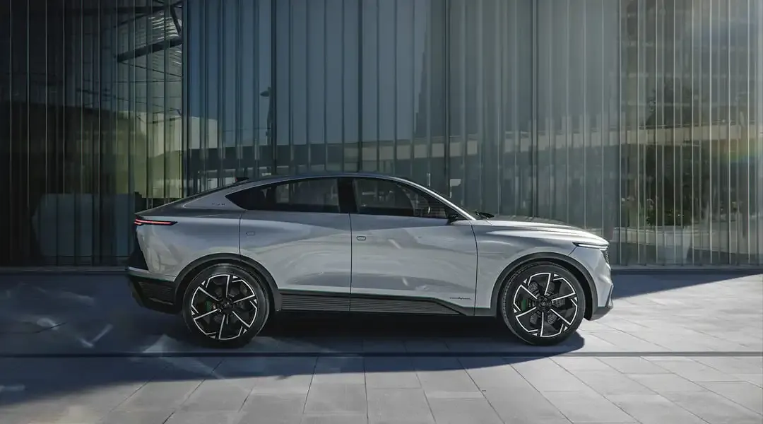 Vue de profil du concept de SUV NamX HUV.