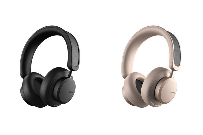 Deux casques Urbanista, noir et beige.